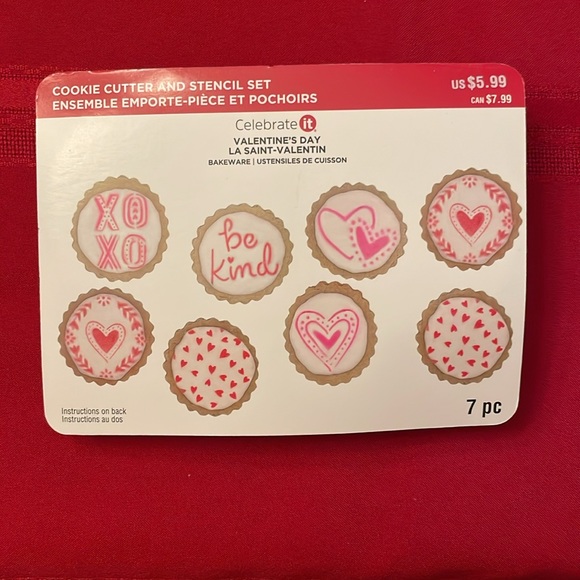 Celebrate It Valentine’s Day Baking Lot of  7. Cutters, Baking Cups, & Molds. - Picture 4 of 5
